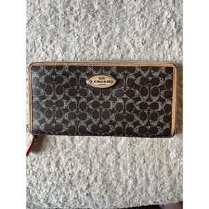 Coach Signature Jacquard Accordion Zip Wallet Brown Red Interior